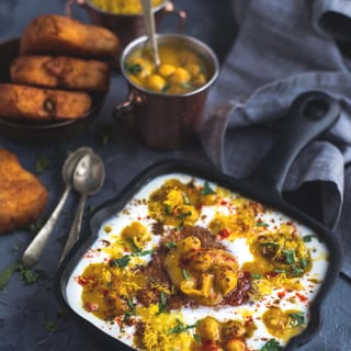 Aloo Tikki Chaat